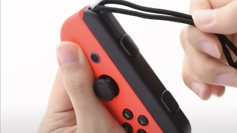 Nintendo Switch Joy-Con strap demonstration