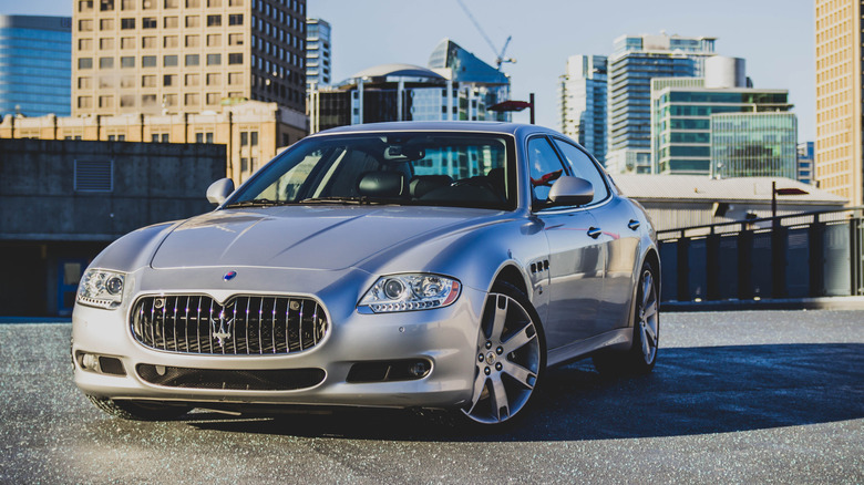 The fifth generation Maserati Quattroporte in silver, front 3/4 view