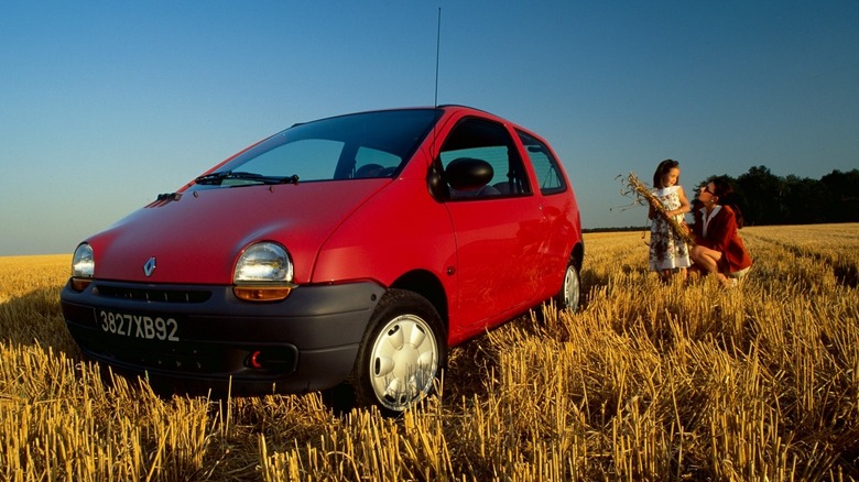 The original Renault Twingo in red, front 3/4 view