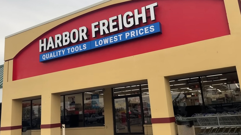 Entrance and sign for Harbor Freight