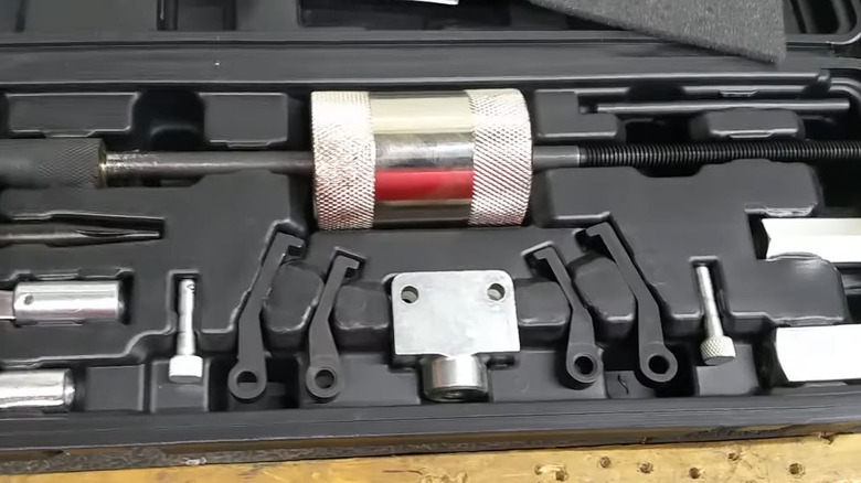 slide hammer and accessories in case