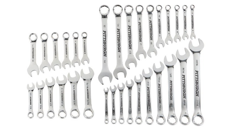 Pittsburgh 32 Piece Wrench Set