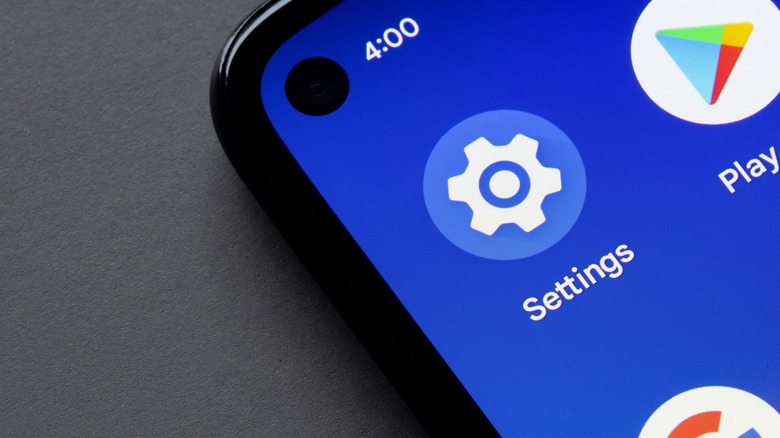 Google Settings app icon on Google Pixel 4a smartphone