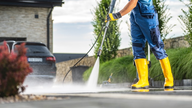 Pressure washers