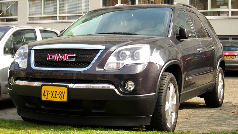 Black 2007 GMC Acadia parked