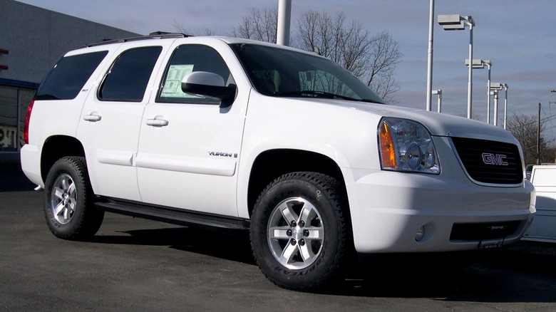 https://commons.wikimedia.org/wiki/File:2007_GMC_Yukon.jpg