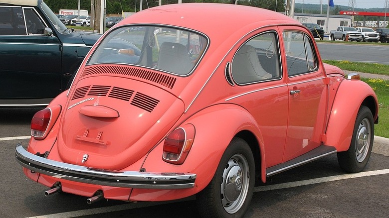 Rear end of a 1972 Volkswagen Super Beetle