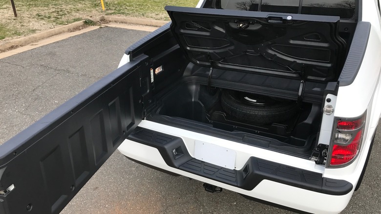 Honda Ridgeline tailgate opened sideways