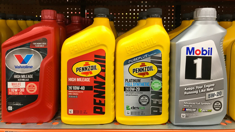 Different types of motor oil for sale in Minnesota.