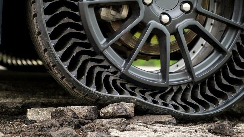 Michelin Uptis airless tires closeup