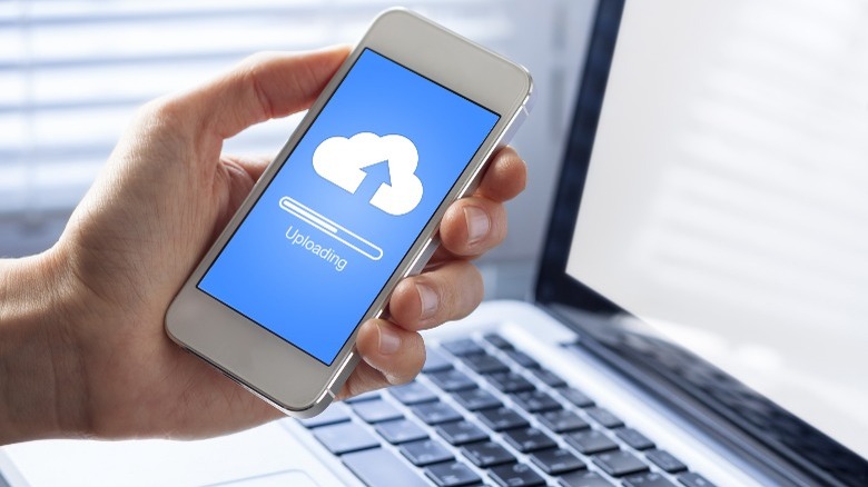 phone uploading files to cloud