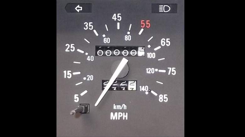 DeLorean speedometer