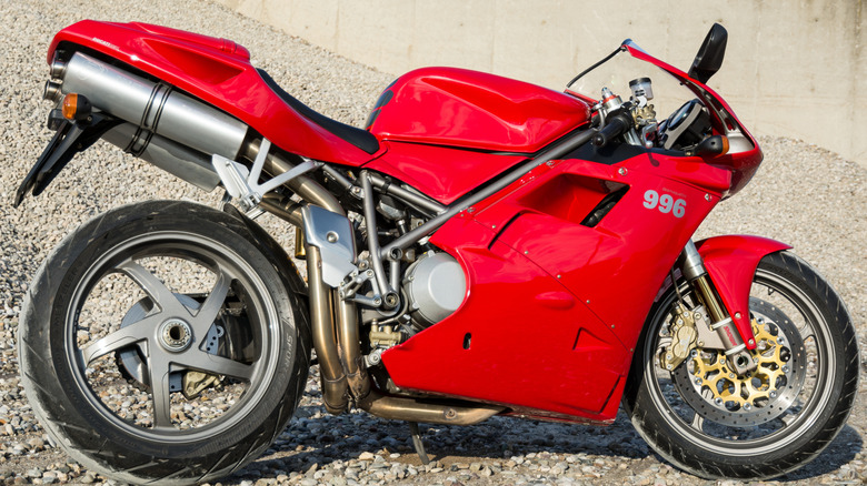 Red ducati 996