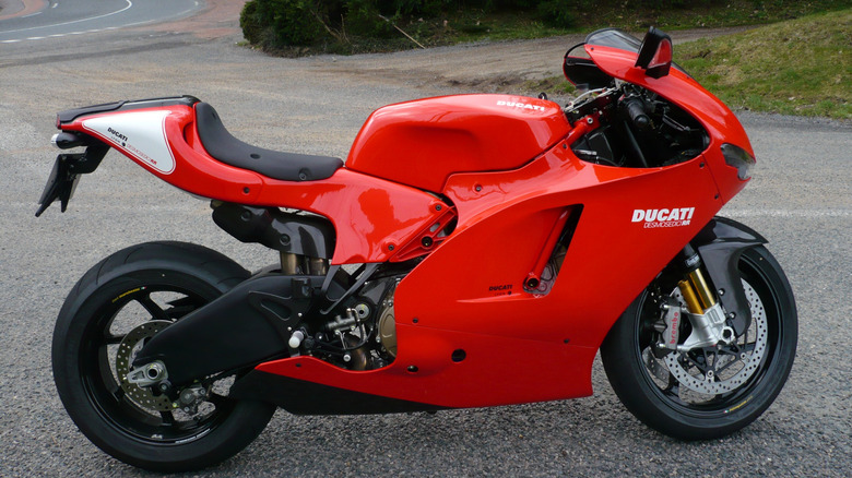 Red ducati desmosedici rr