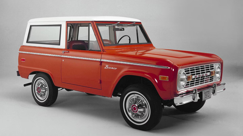 Ford Bronco first-gen in Rangoon Red color with Ranger Package