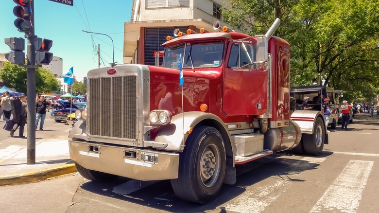 Peterbilt 379