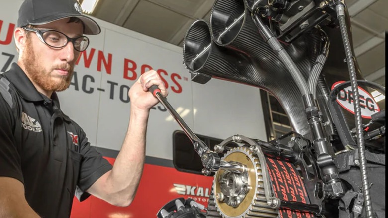 technician working with MAC Tools