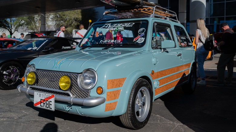 Nissan Pao with surf modifications