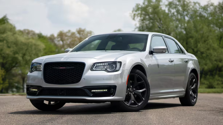 Chrysler 300S with black wheels