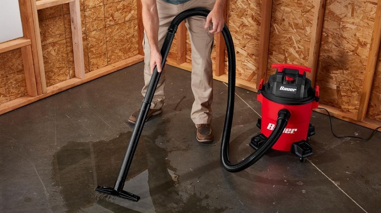 Bauer Wet/Dry Vacuum