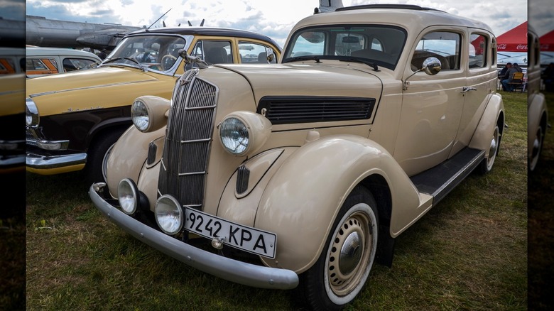 1937 Dodge Series D5