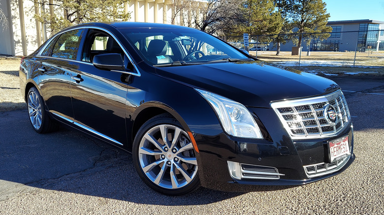 Cadillac XTS front closeup