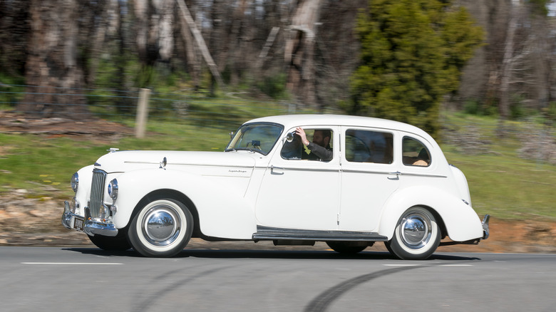 Humber Super Snipe on backroad