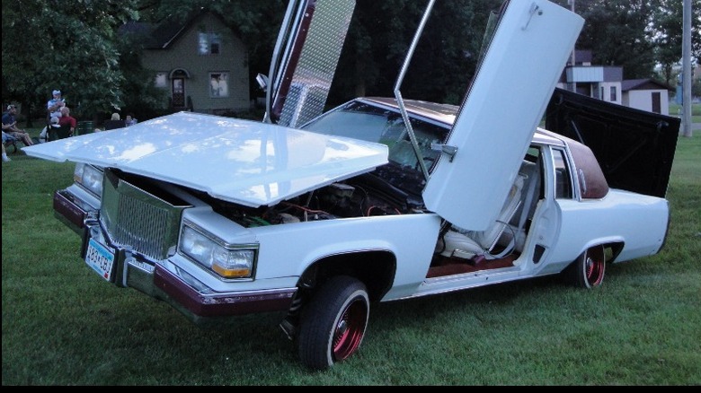 1983 Cadillac Coupe de Ville lowrider