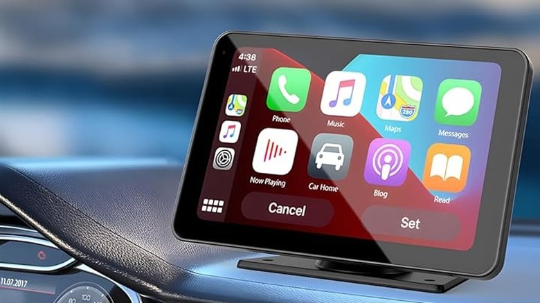 Zembukil Apple CarPlay/Android Auto Screen