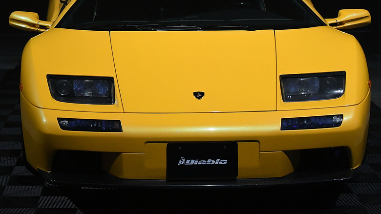 Lamborghini Diablo front