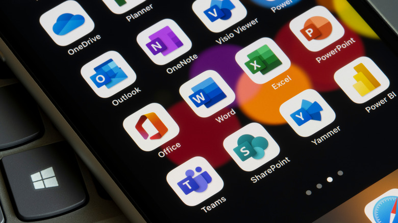 Microsoft Teams and additional Microsoft apps installed on an iPhone