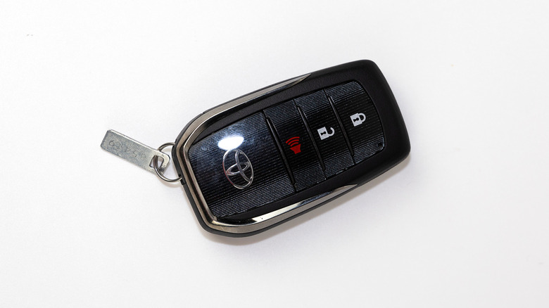 Hidden Mechanical Key in Toyota Smart Key