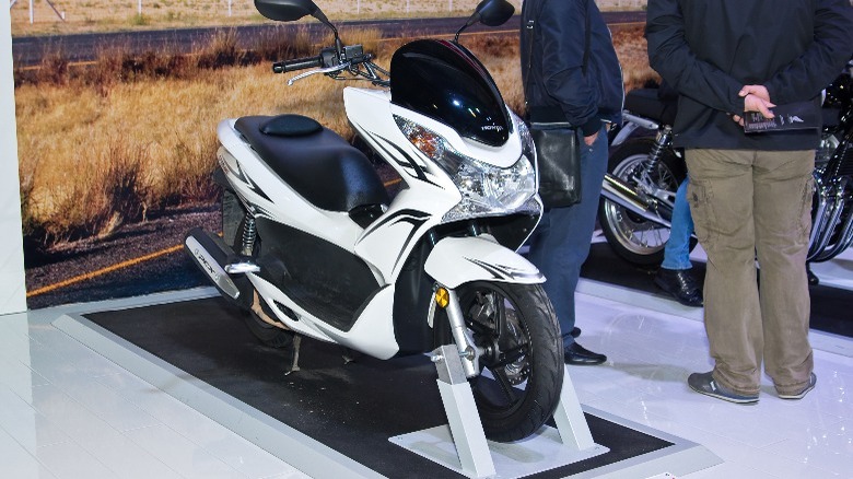 a white Honda PCX150