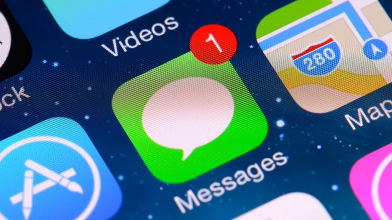 messages app on iphone screen