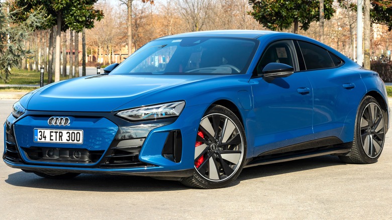 Audi e-tron GT blue