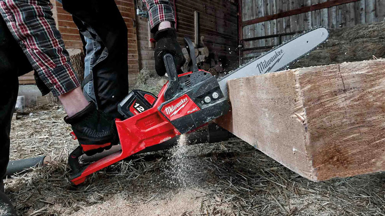 Milwaukee 16 inch Chainsaw