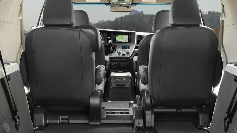 2017 Toyota Sienna interior