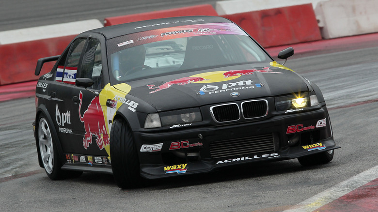 Pro level BMW 3 Series E36 drifting