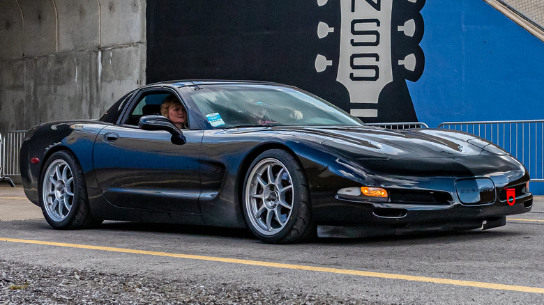 Corvette C5 leaving raceway