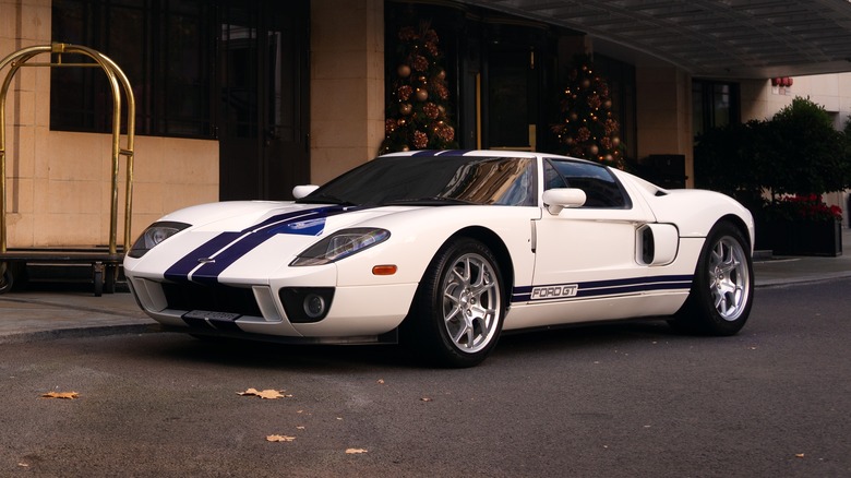 Ford GT '05 at London hotel