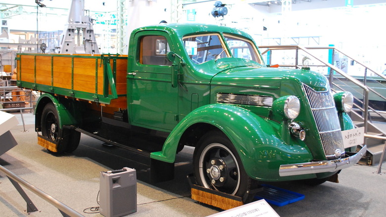 Green Toyota G1 first Toyota pickup truck made in 1935