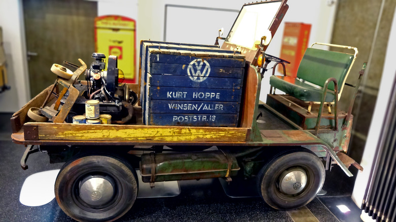 Volkswagen Plattenwagen on display