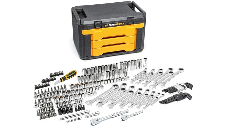 GearWrench 232-Piece Mechanics Tool Set is displayed.