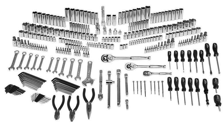 Pittsburgh 301-Piece Mechanics Tool Set is displayed.