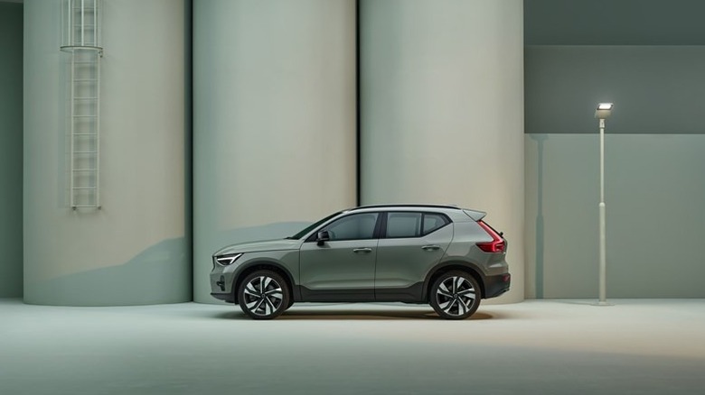 2023 Volvo XC40