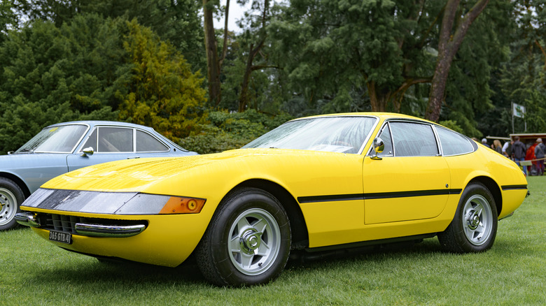 Yellow Ferrari 365 GTB/4 Daytona