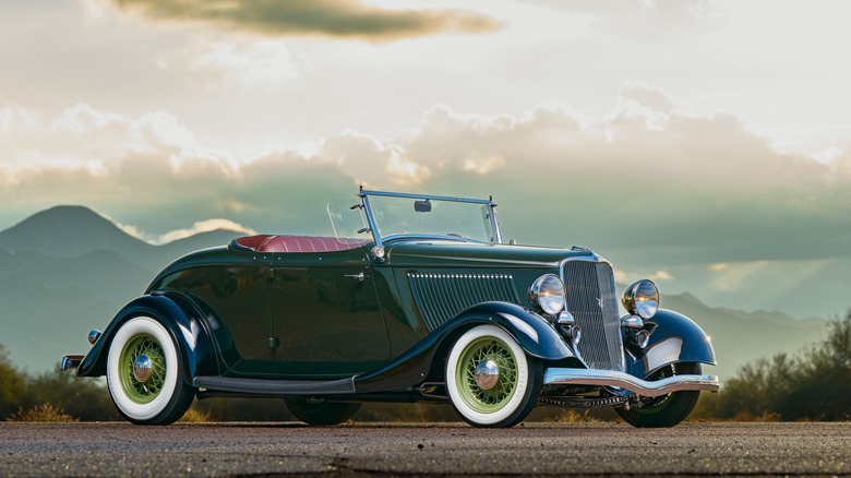 Roadster from 1933 parked showing the passenger side