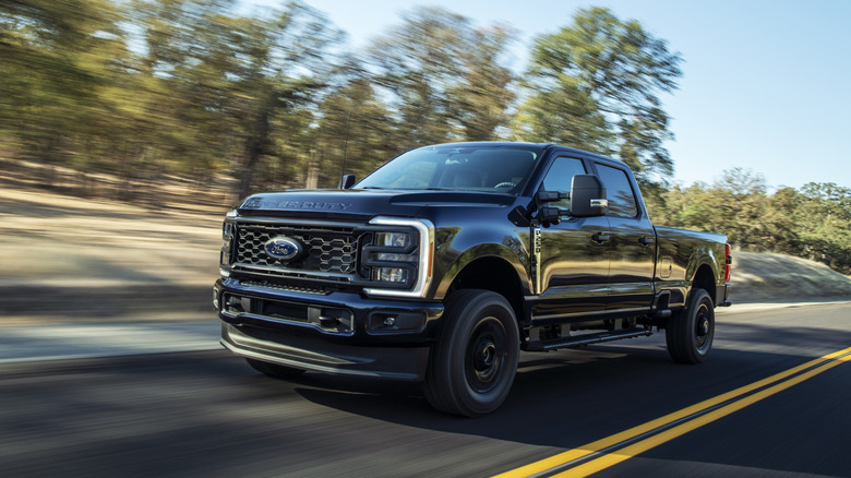 2023 Ford Super Duty F-250 XL STX Appearance Package_02