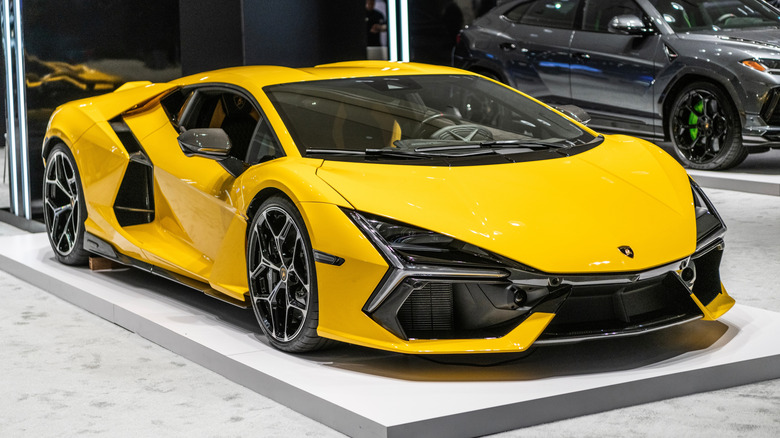 Lamborghini Revuelto