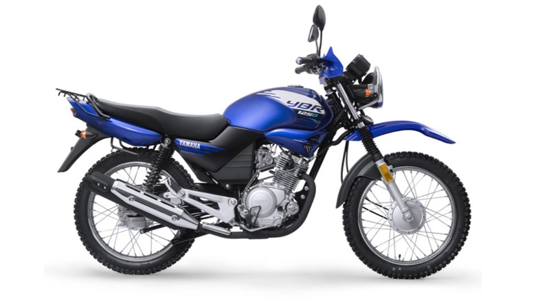 blue and black Yamaha YBR125 motorcycle